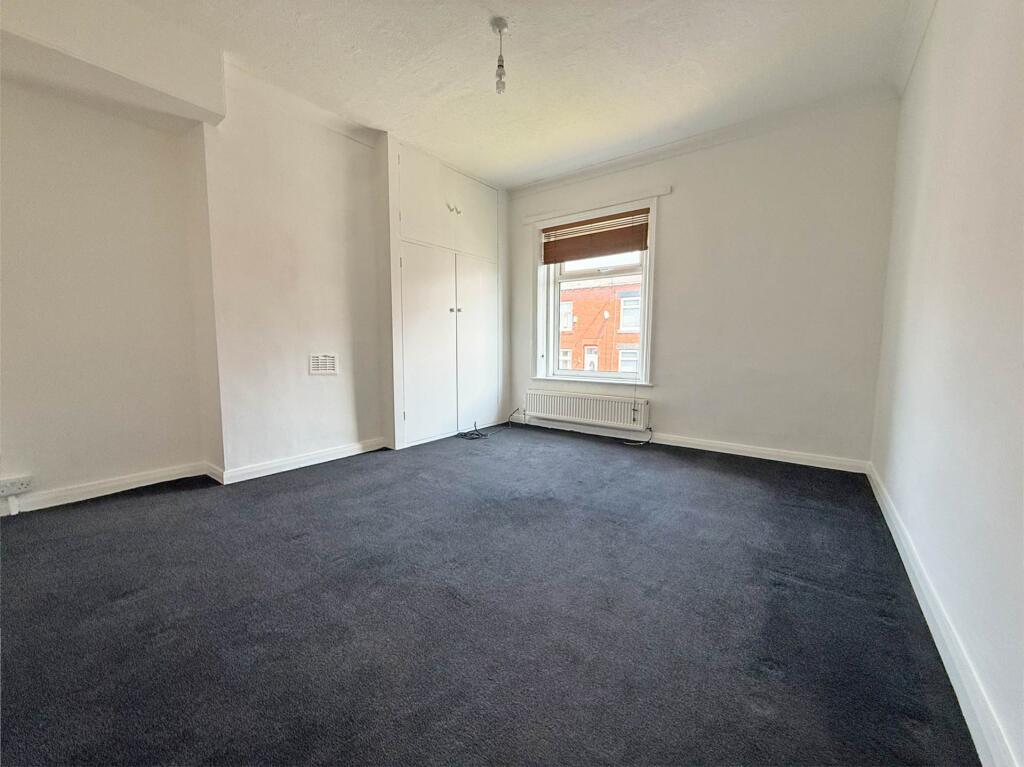 House in Oldham, Greater Manchester - View 5