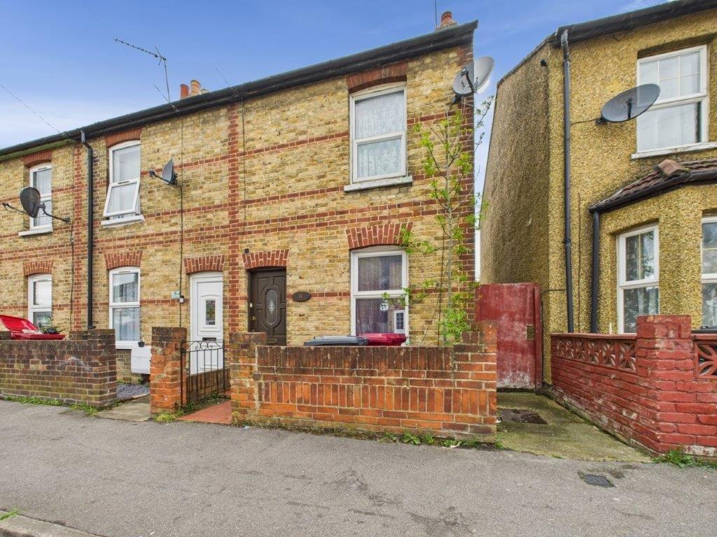 2-bed terraced on The Crescent, Slough, Berkshire, SL1, £350,000