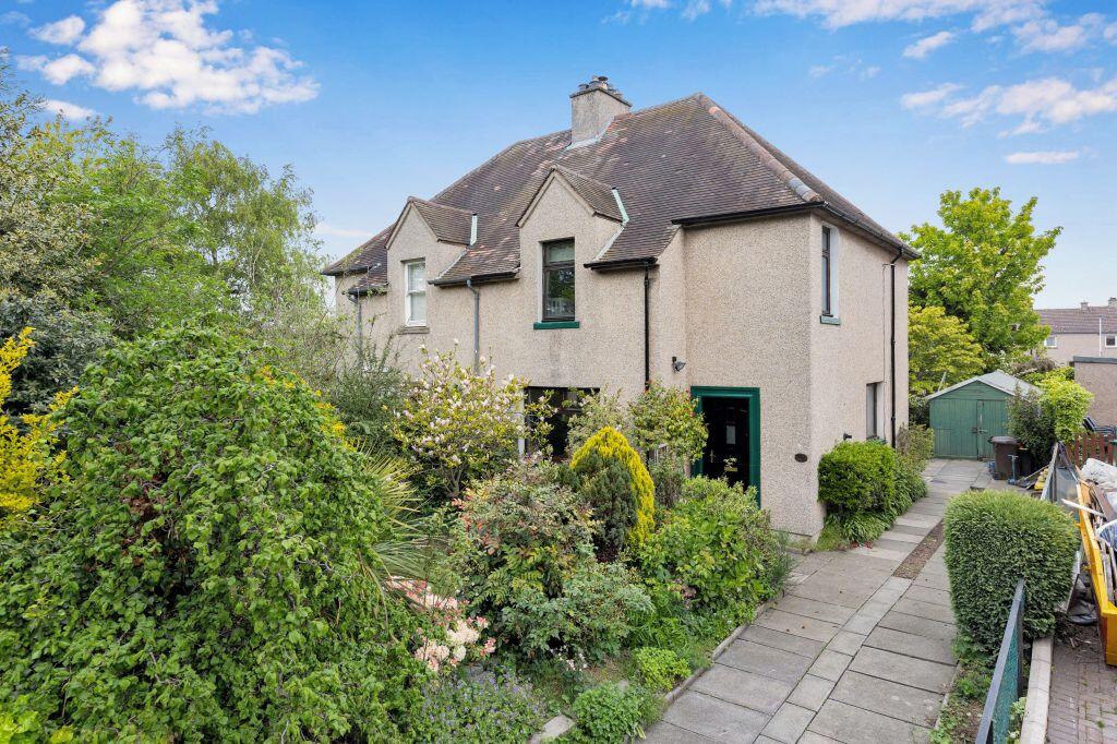 3-bed semi-detached on 19 Prestongrange Road, Prestonpans, EH32 9DF, £195,000