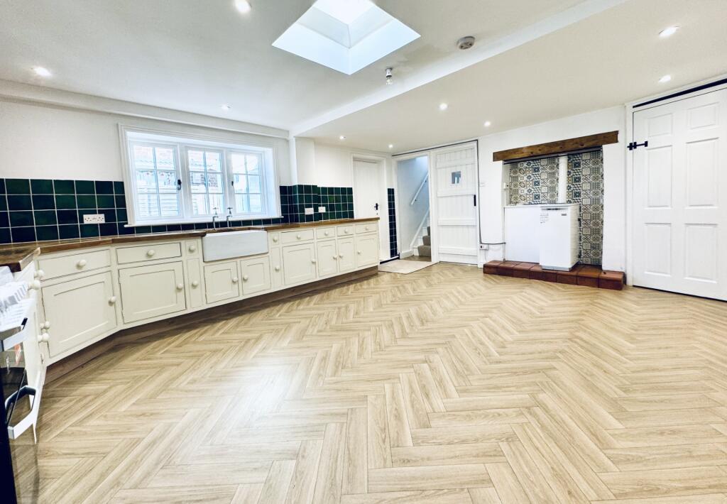 House in Stratfield Mortimer, Mortimer - View 3