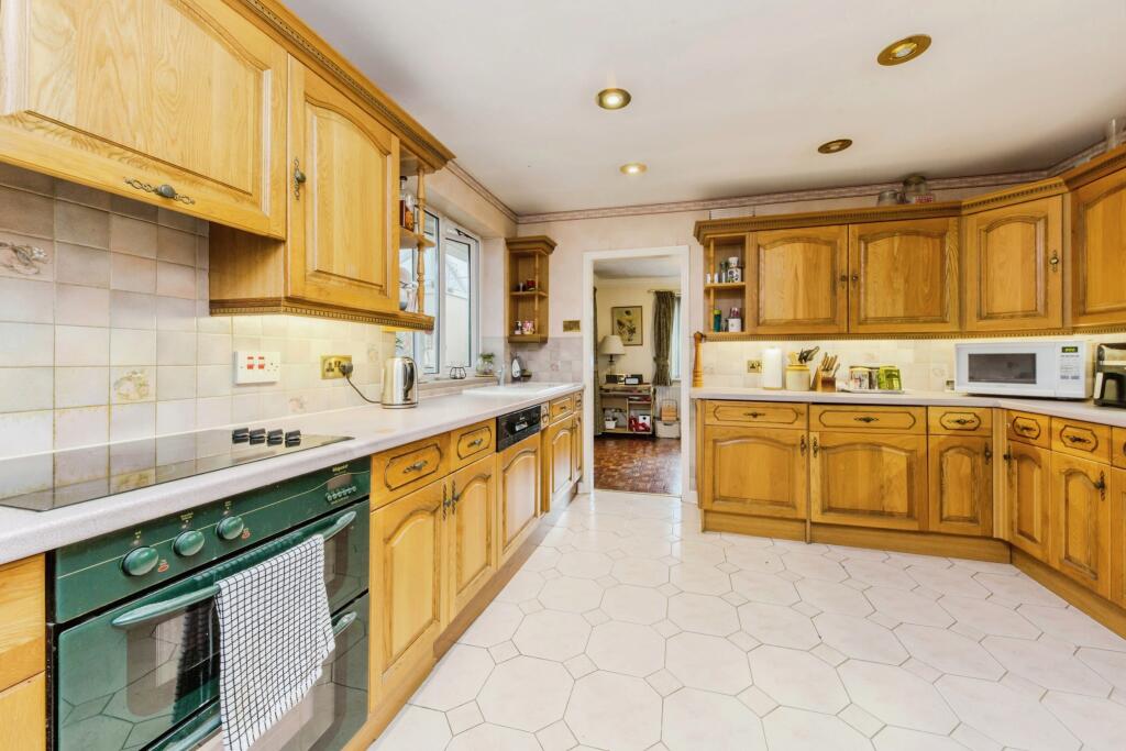 23, Cobbs Lane, Crewe, CW2 photo 3