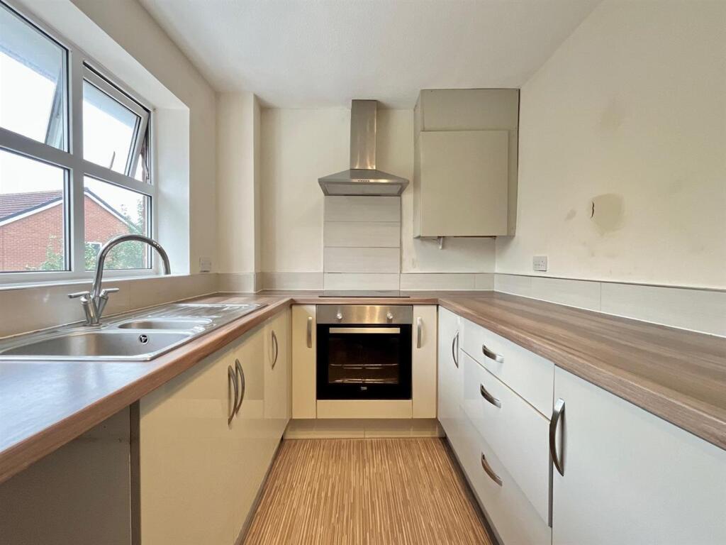 Apartment in Sutton Coldfield, Walmley Ash - View 5