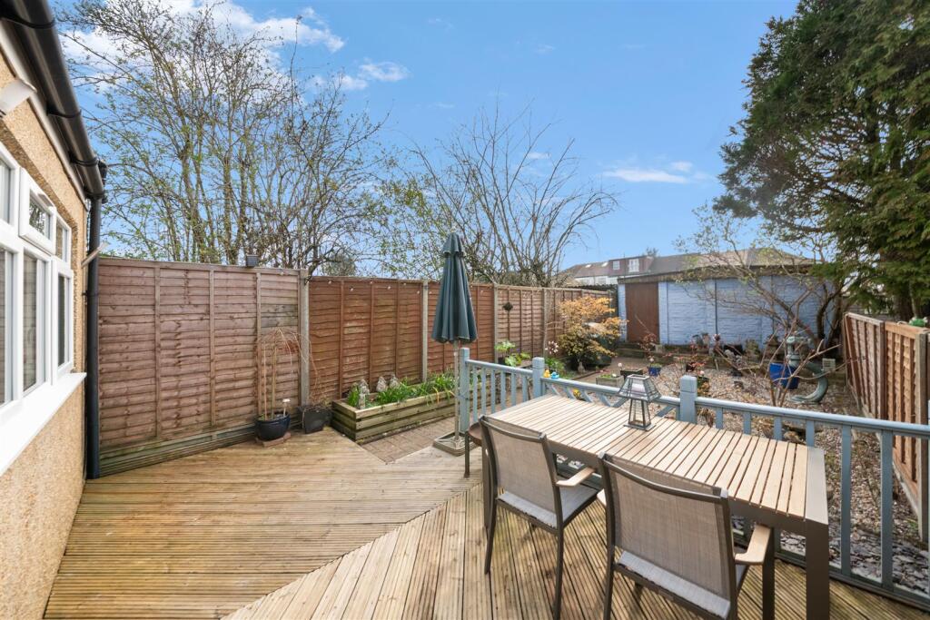 Midhurst Gardens, Hillingdon - View 6