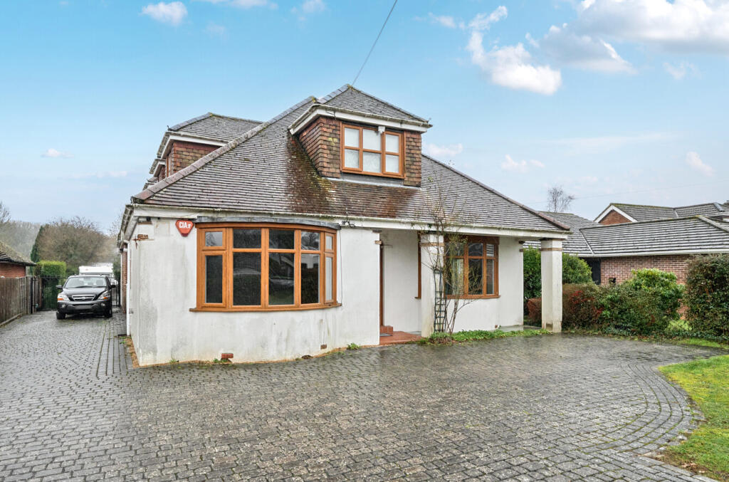 Main image of property: New Road, Lovedean, Waterlooville, PO8