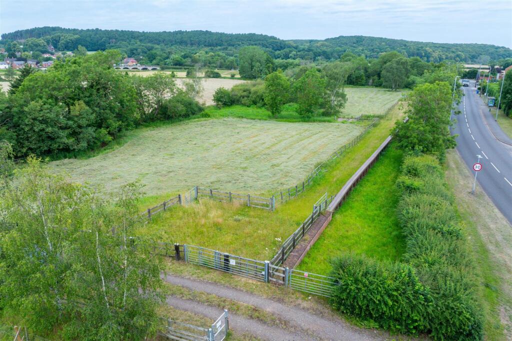 Lichfield Road, Tamworth - More