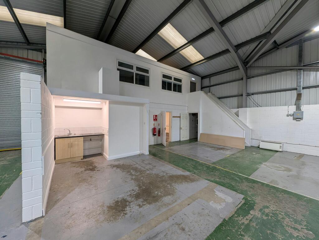 Denham Court Brunel Drive Newark (26).jpg