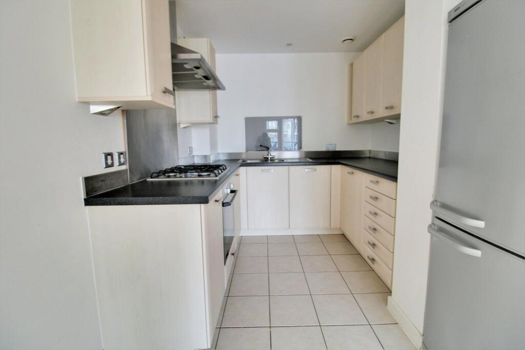 Apartment in Adur, Shoreham-by-Sea - View 4