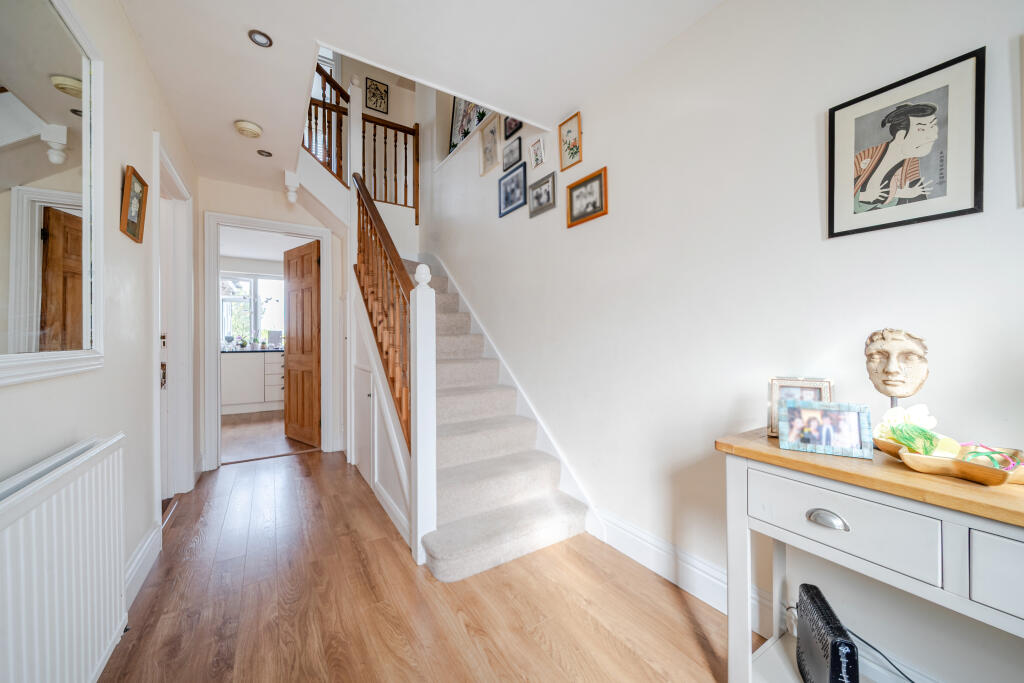 House in Hemel Hempstead - More