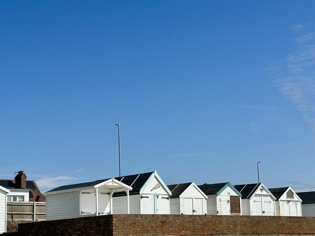 South Cliff, Beach Hut, Bexhill-On-Sea photo 4