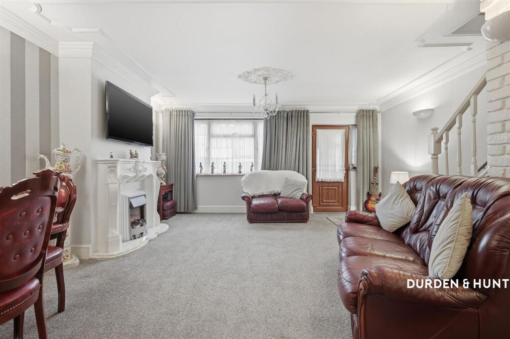 House in London - View 3
