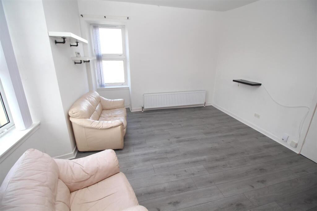 Apartment in Greenock - More