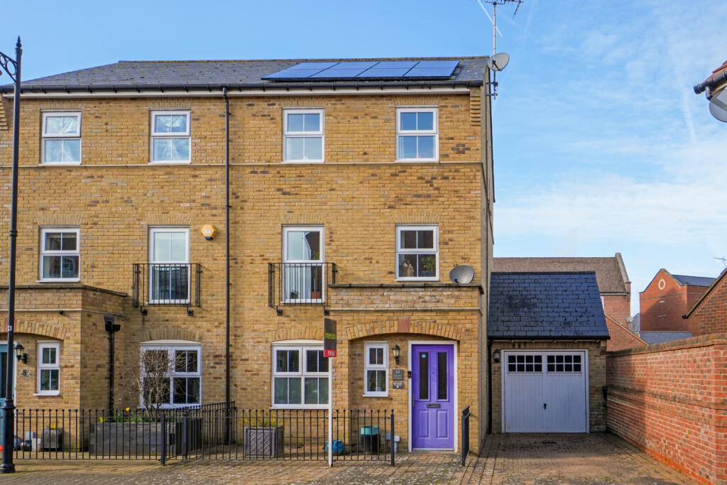 Main image of property: Felstead Crescent, Stansted, Essex, CM24