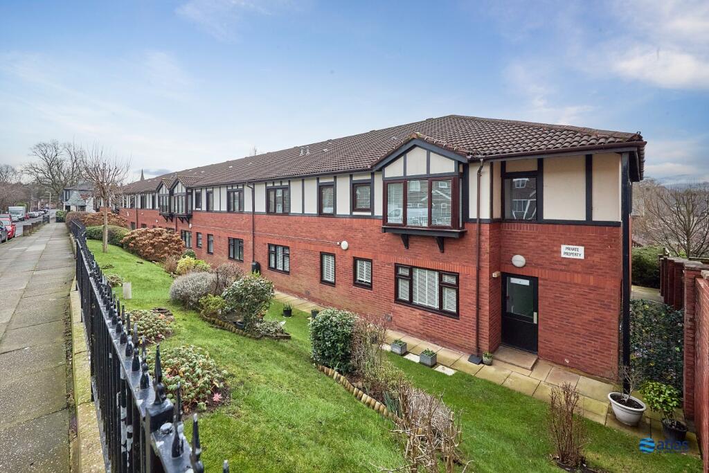 1-bed flat on Quarry Street, Woolton, L25, £110,000