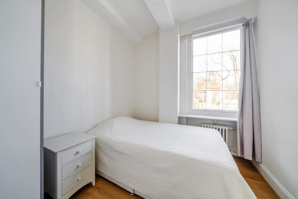 Apartment in London - View 5