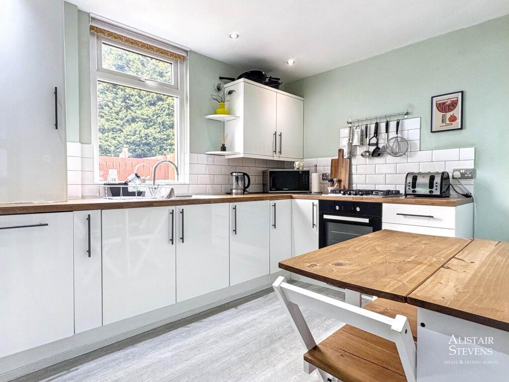 House in Oldham, Greater Manchester - View 3