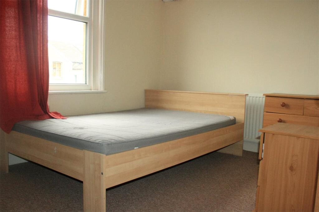6 bedroom terraced house for rent