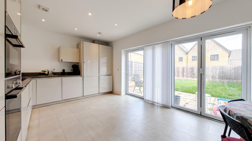 House in Crowthorne, Buckler's Park, Bracknell Forest - View 5