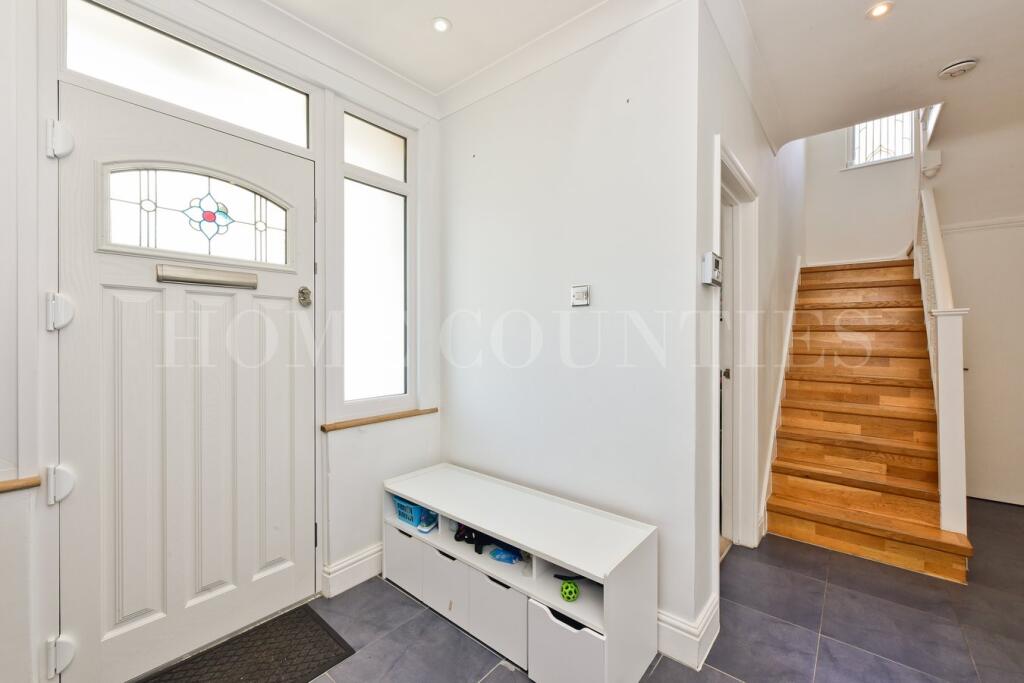 House in Potters Bar - View 2