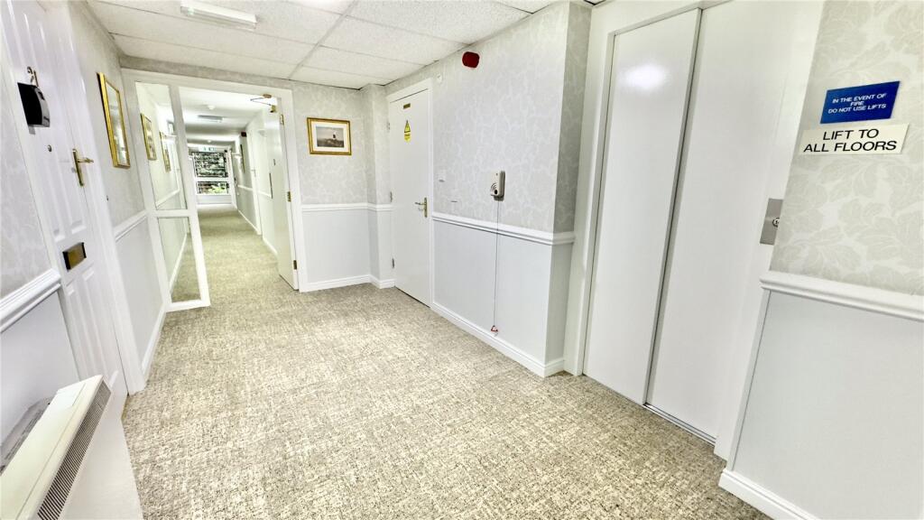 Telegraph Road, Heswall, Wirral, CH60 photo 4