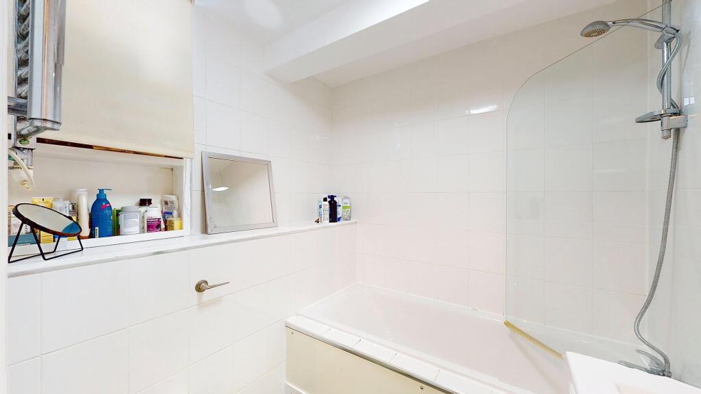 Apartment in Richmond, North Sheen - View 4
