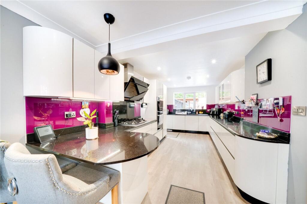 Bloomsbury Court, Muxton, TF2 - More
