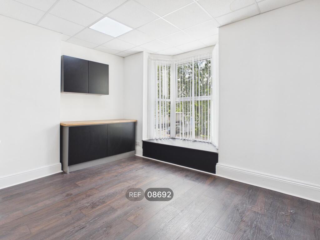 Apartment in Hull, Kingston upon Hull - View 4