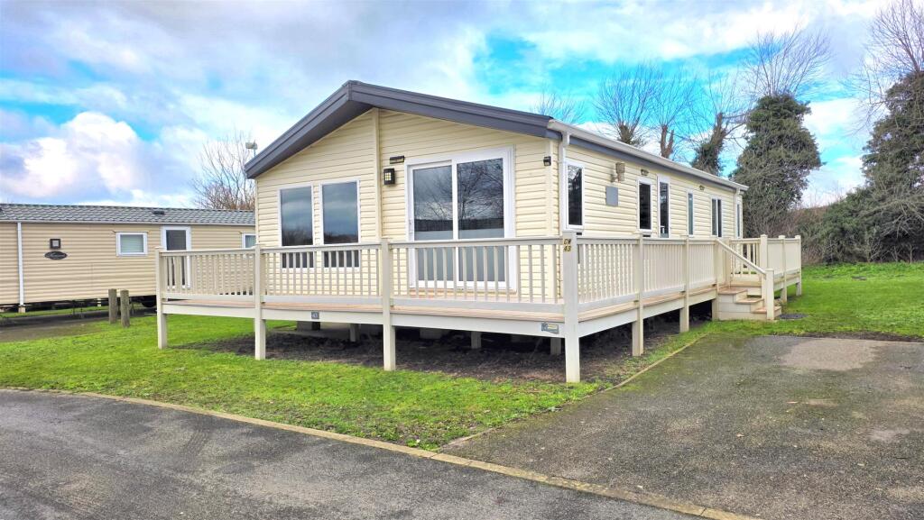 Main image of property: Castle Walk, Butt Lane, Burgh Castle