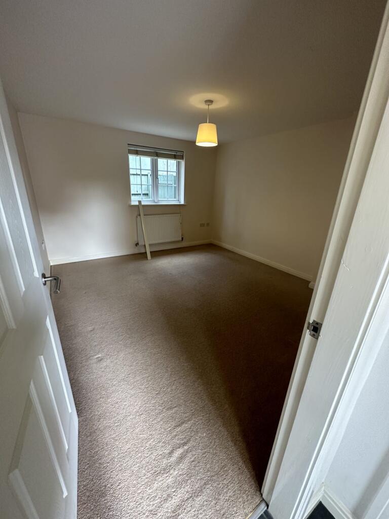 Apartment in Charnwood, Birstall - View 5