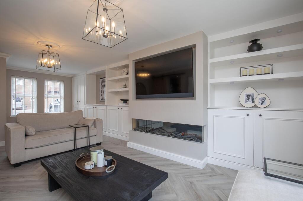 House in Porthcawl, Nottage - More