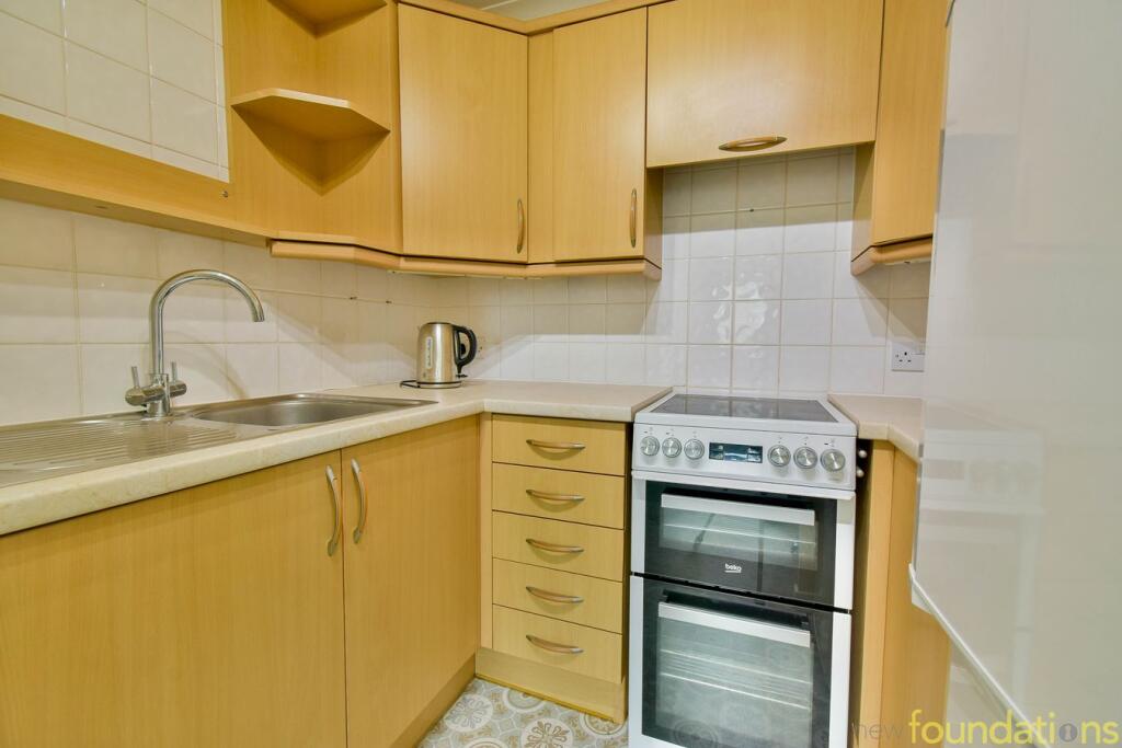 Apartment in Tonbridge - View 3