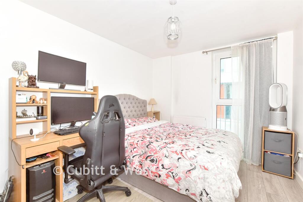 Apartment in Portsmouth - More