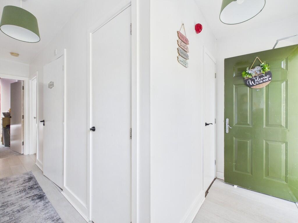 Apartment in Plymouth - More