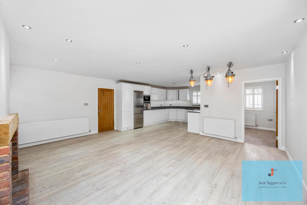 House in Brighton, Patcham, Hollingbury - View 4