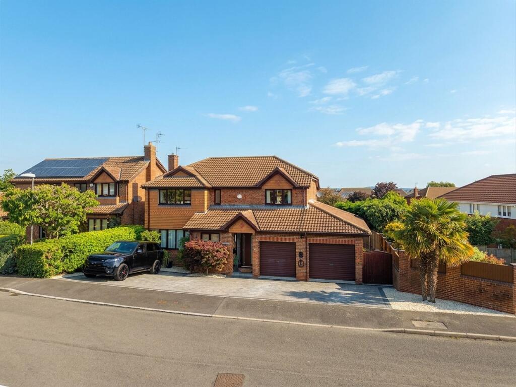 Main image of property: Acorn Ridge, Walton, S42