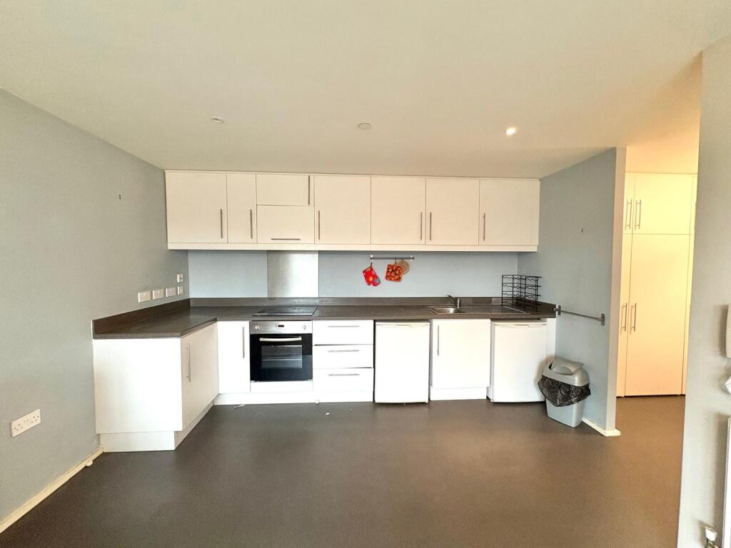 Apartment in Nottingham, Nottinghamshire - View 5
