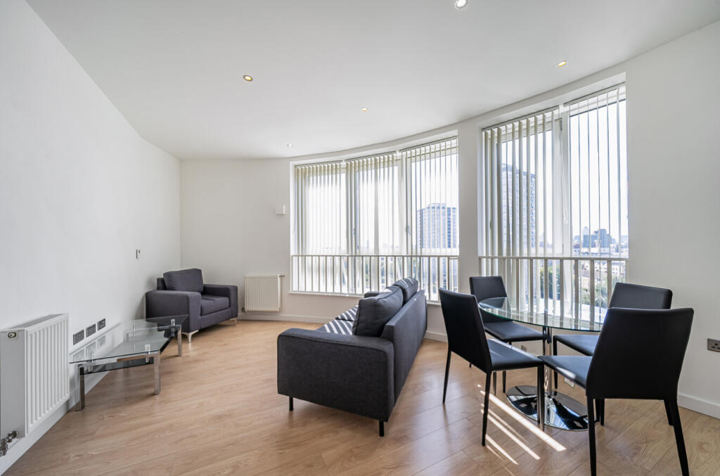 Main image of property: 150 High Street, London, E15
