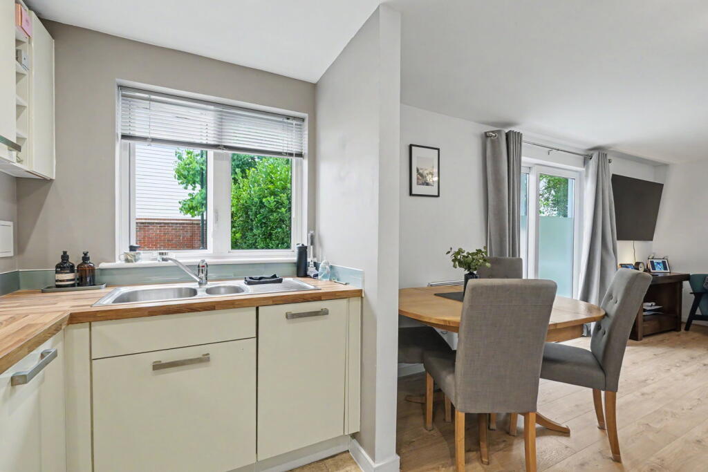 Apartment in Tonbridge and Malling, Snodland - View 2