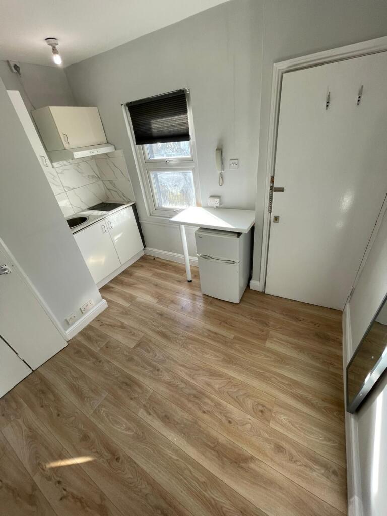 Studio flat for rent