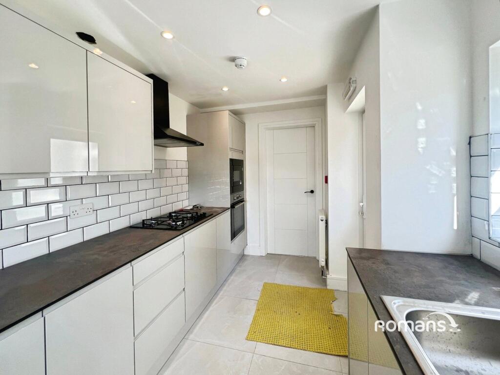 House in Hemel Hempstead, High Wycombe Community Board - View 5