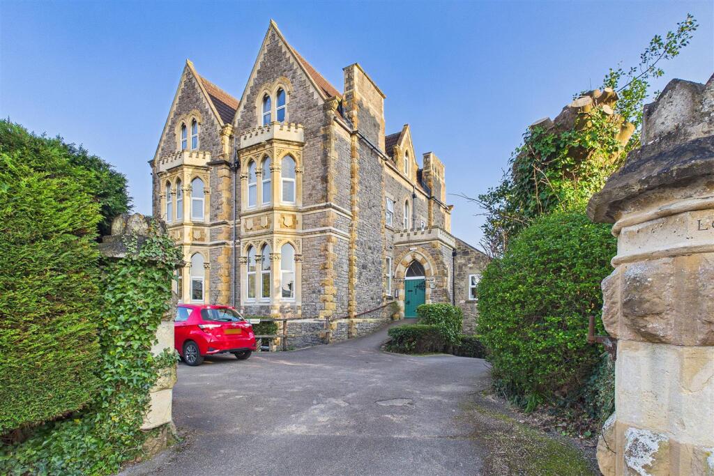 Main image of property: Elevated living in desirable Mid Clevedon