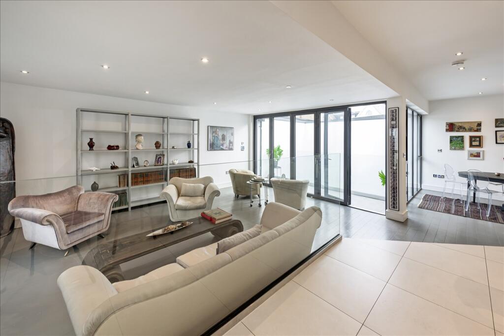House in London - View 5