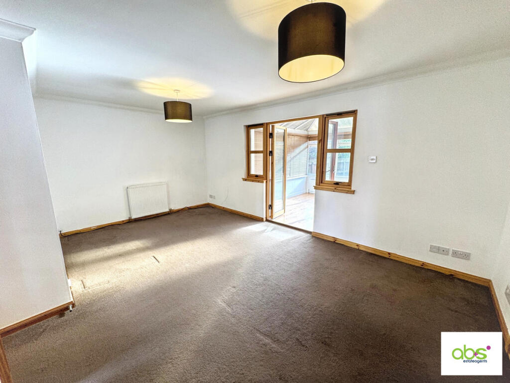 House in Elgin, New Elgin - View 4
