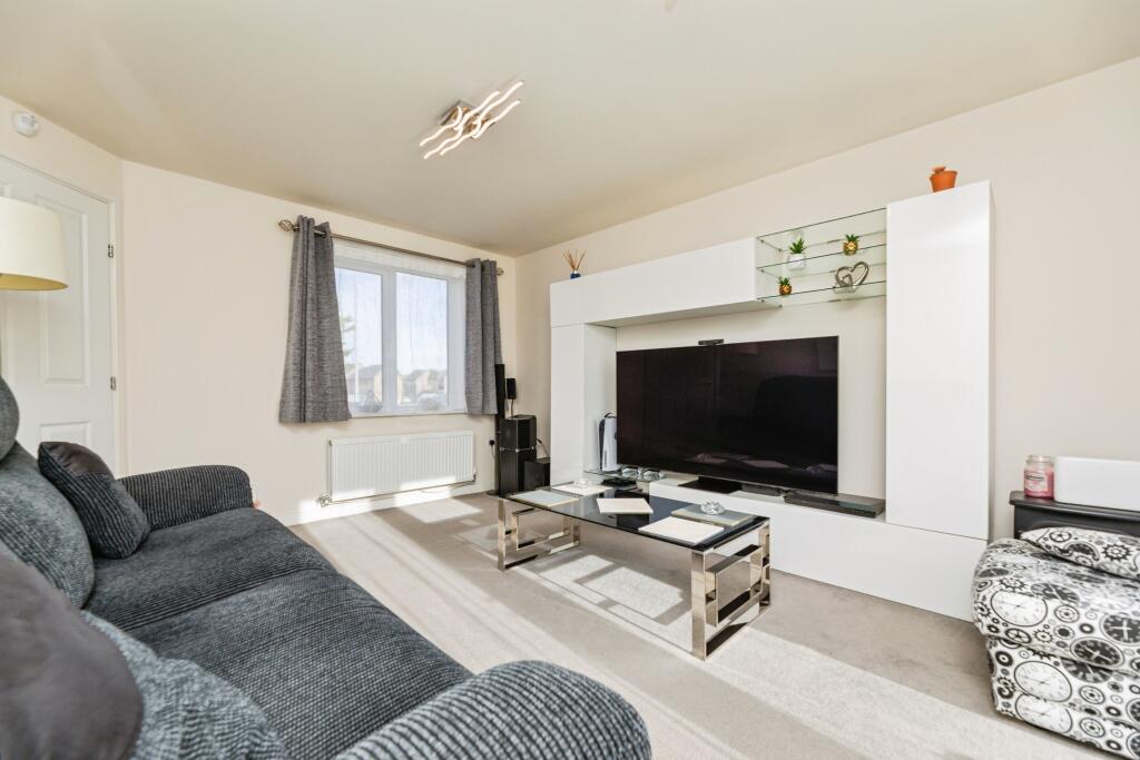 Newland Gardens, Rotherham, S63 photo 4