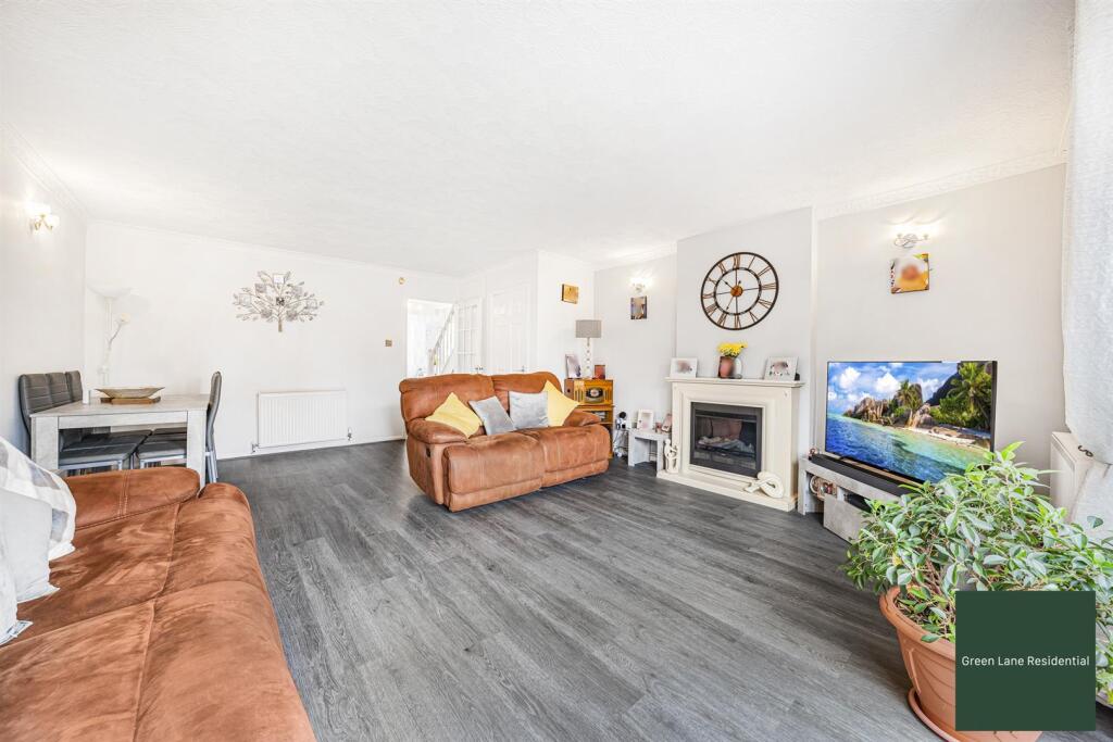 Rainham Road North, DAGENHAM, RM10 photo 4