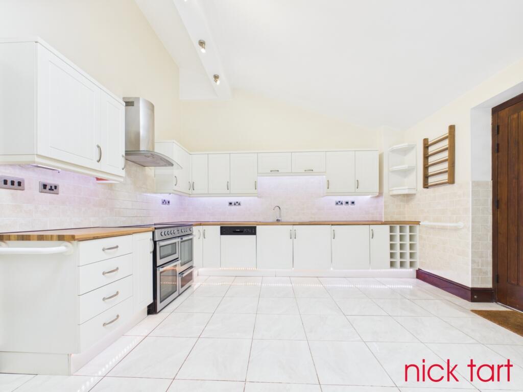 House in South Staffordshire, Codsall - View 3