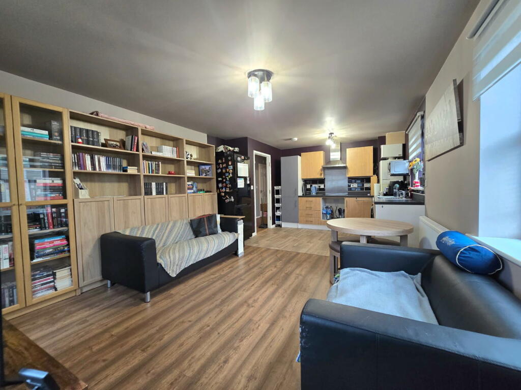 Apartment in Northampton, Duston - More
