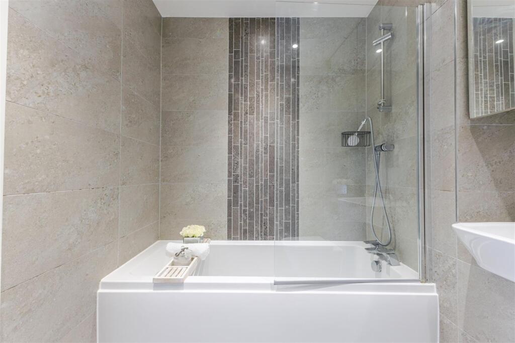 Apartment in London - More