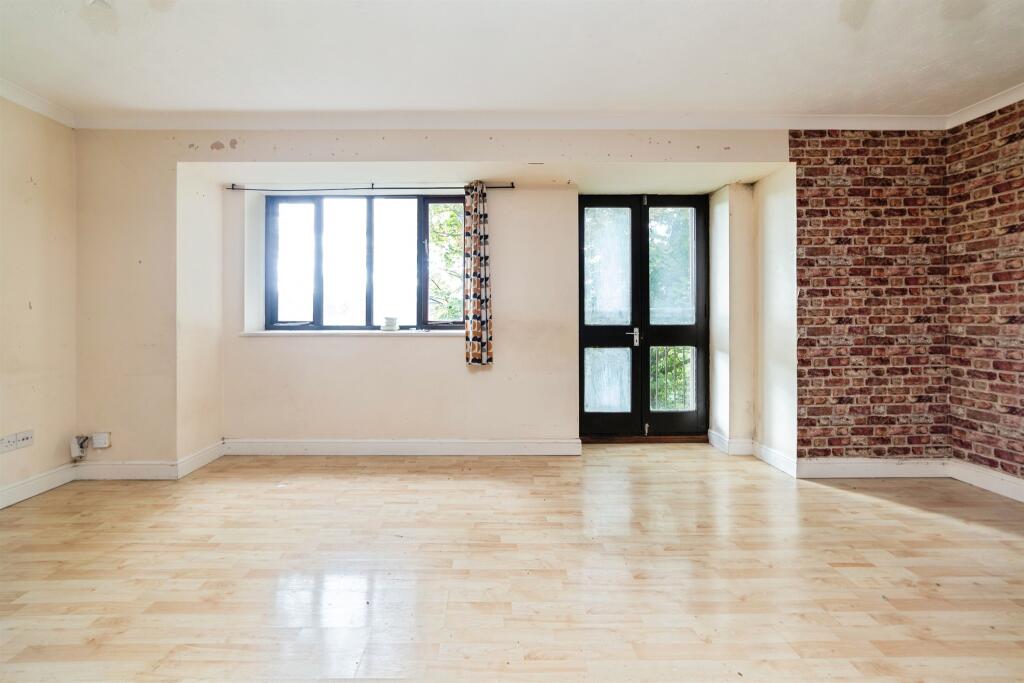 Apartment in Stevenage - More
