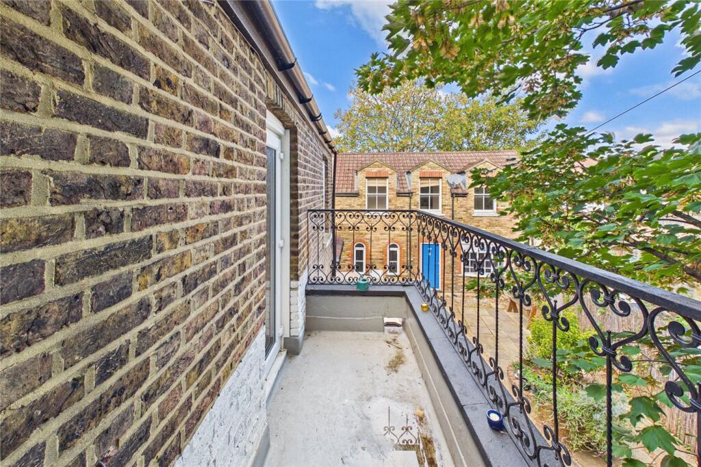 House in London - View 5