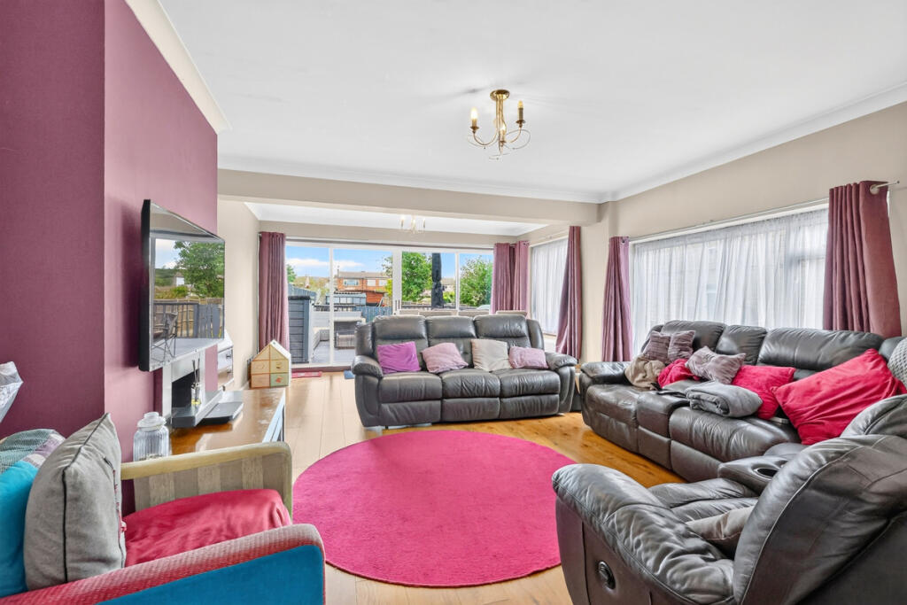 House in Southend-on-Sea - View 2
